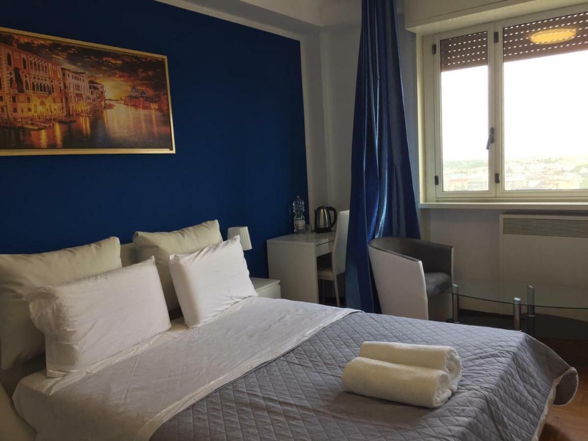Tower Venice Hotel เมสเตร ภายนอก รูปภาพ