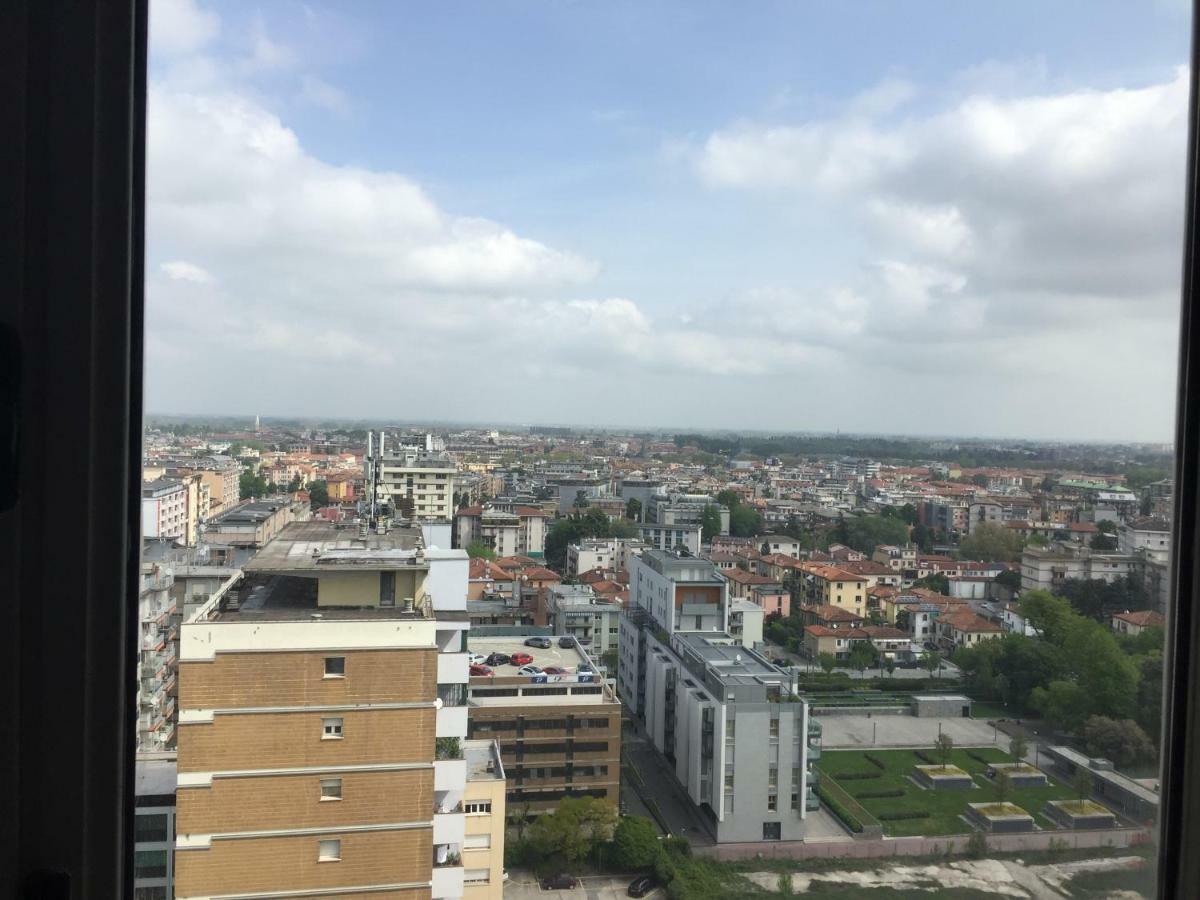 Tower Venice Hotel เมสเตร ภายนอก รูปภาพ